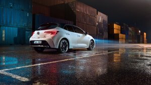 Toyota Corolla 1.8 HYBRID #10