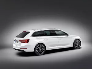 Škoda SuperB COMBI L&K 2.0 TDI #2